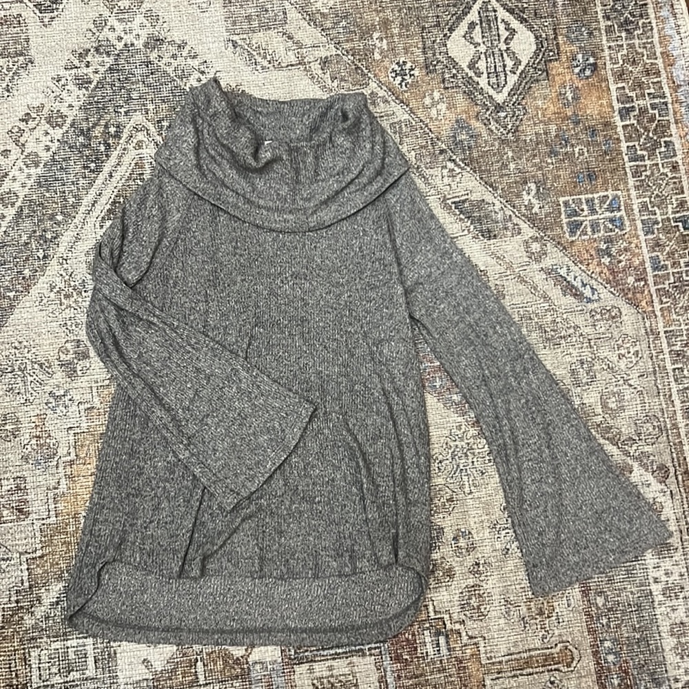 Anthropologie sweater top